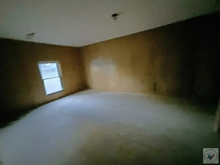 219 S Centre Street, De Kalb, TX 75559 - Image #2