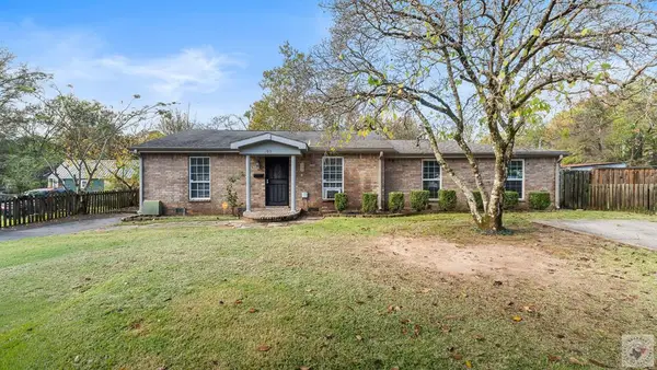 203 Madison Dr, Texarkana, TX 75501