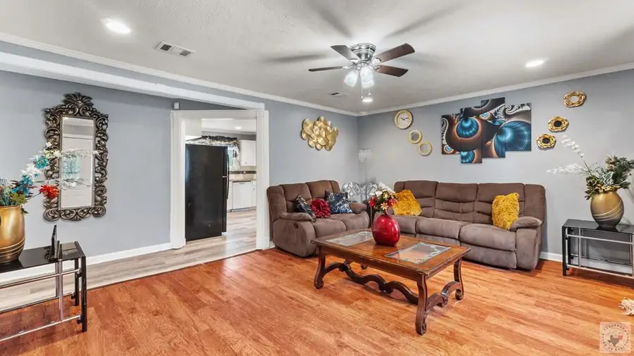 203 Madison Dr, Texarkana, TX 75501 - Image #2