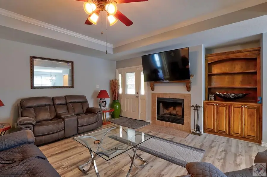 506 E Greenfield Drive, Wake Village, TX 75501 - Image #3