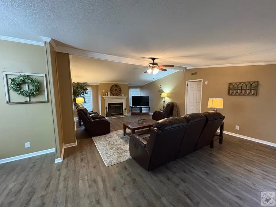 566 Stipp Rd, Texarkana, TX 75501 - Image #2