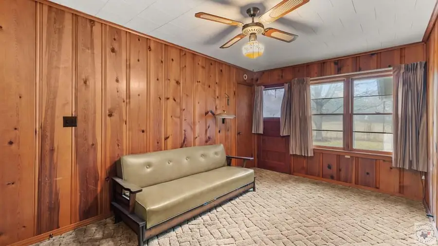 614 Cedar St, Maud, TX 75567 - Image #2