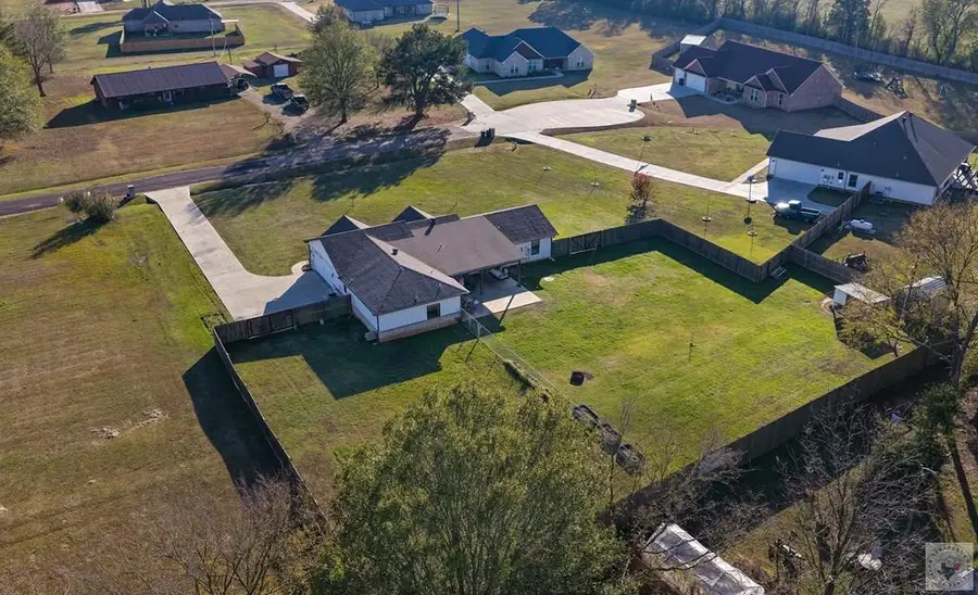 290 Bunker Hill, Hooks, TX 75561 - Image #2