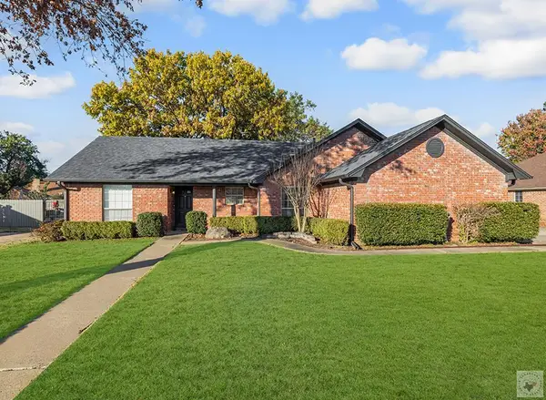 3208 Williamsburg Ln., Texarkana, TX 75503