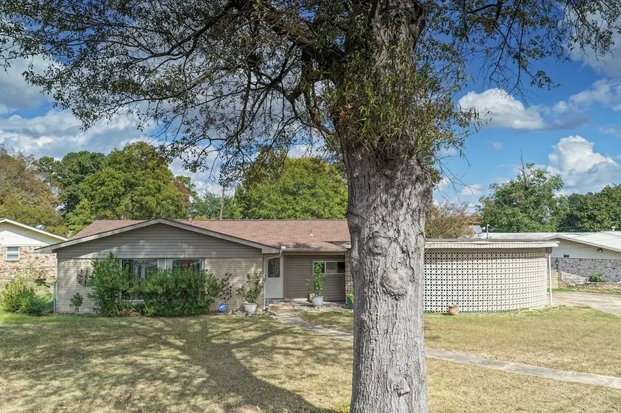 301 Wake Village Rd., Wake Village, TX 75501 - Image #2