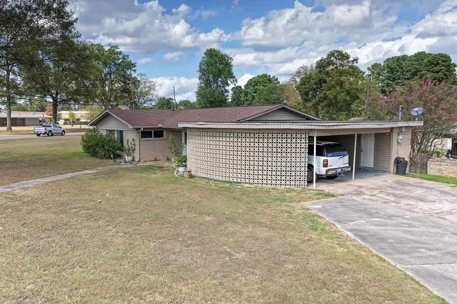 301 Wake Village Rd., Wake Village, TX 75501 - Image #3
