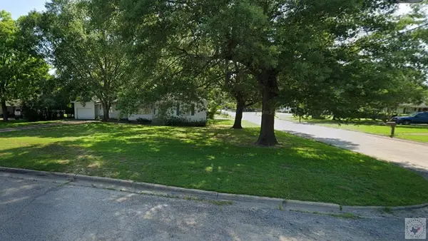 207 S Ellis, New Boston, TX 75570