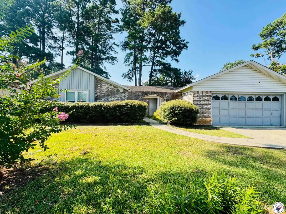 448 E Greenfield Dr, Wake Village, TX 75501 - Image #1