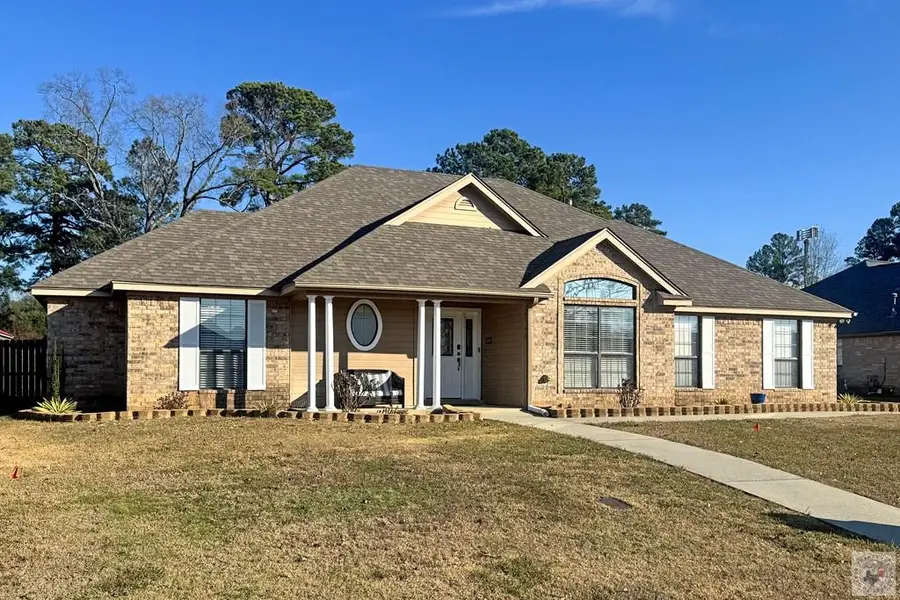 140 Corley Circle, Wake Village, TX 75501 - Image #2