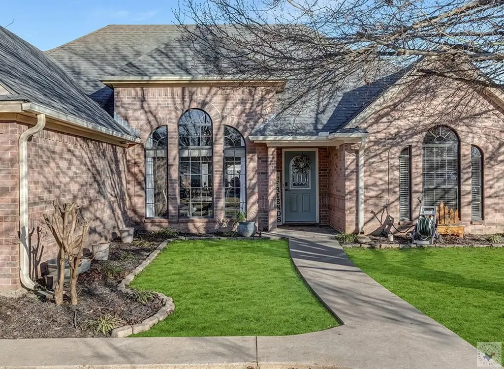 173 Corley Circle, Wake Village, TX 75501 - Image #1