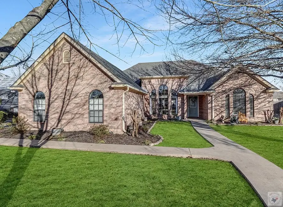 173 Corley Circle, Wake Village, TX 75501 - Image #2