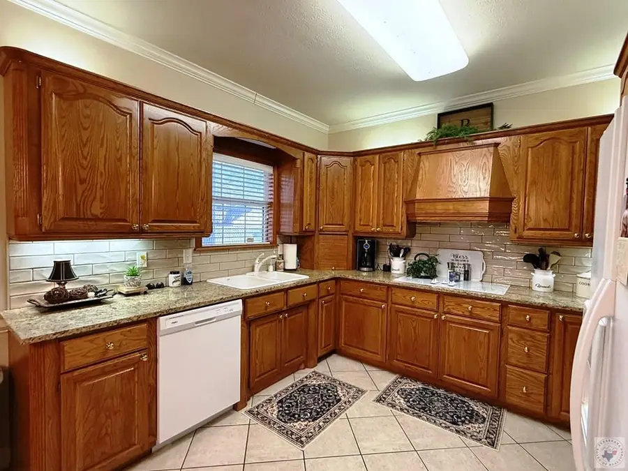 301 San Janinto St, Maud, TX 75567 - Image #3