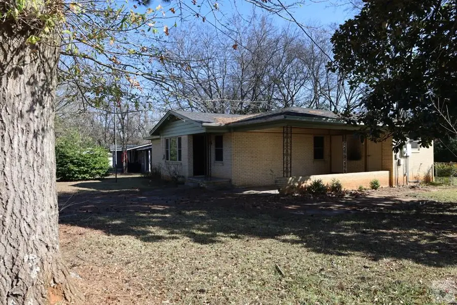 1221 Webb St, Daingerfield, TX 75638 - #2