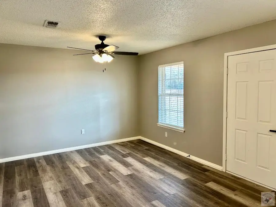 300 Northcutt St, Linden, TX 75563 - #2