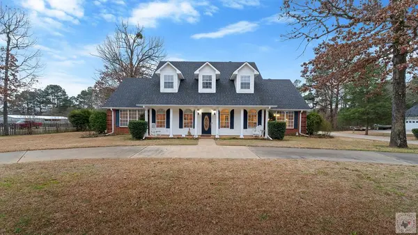 135 White Oak Pl., Texarkana, TX 75501