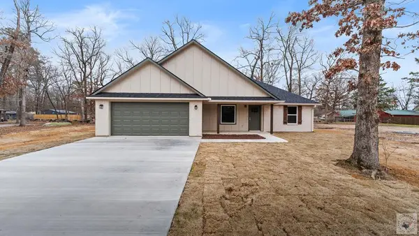 800 E 9th Street, Hooks, TX 75561