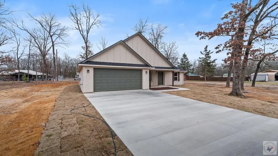 800 E 9th Street, Hooks, TX 75561 - Image #3