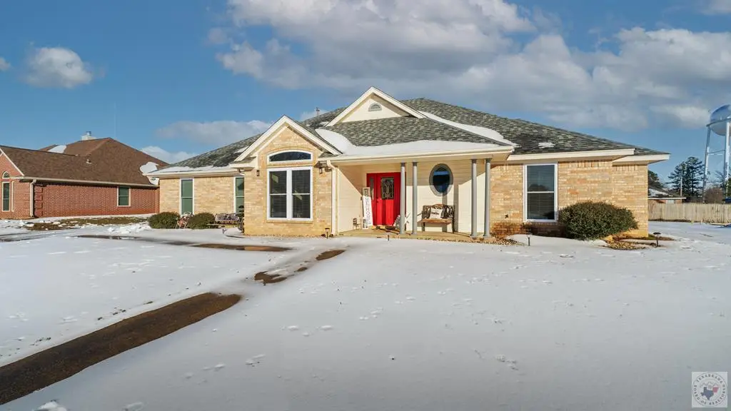 20 Pecos Pl, Wake Village, TX 75501 - Image #1