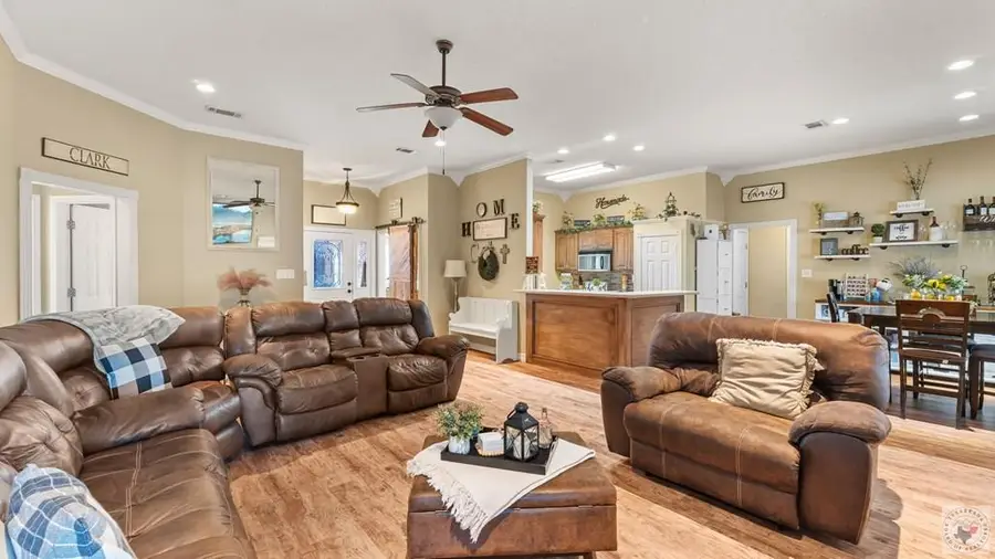 20 Pecos Pl, Wake Village, TX 75501 - Image #3