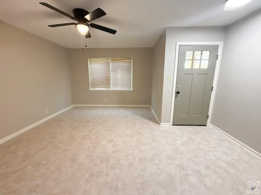 808 Hawkins Ave, Wake Village, TX 75501 - Image #3