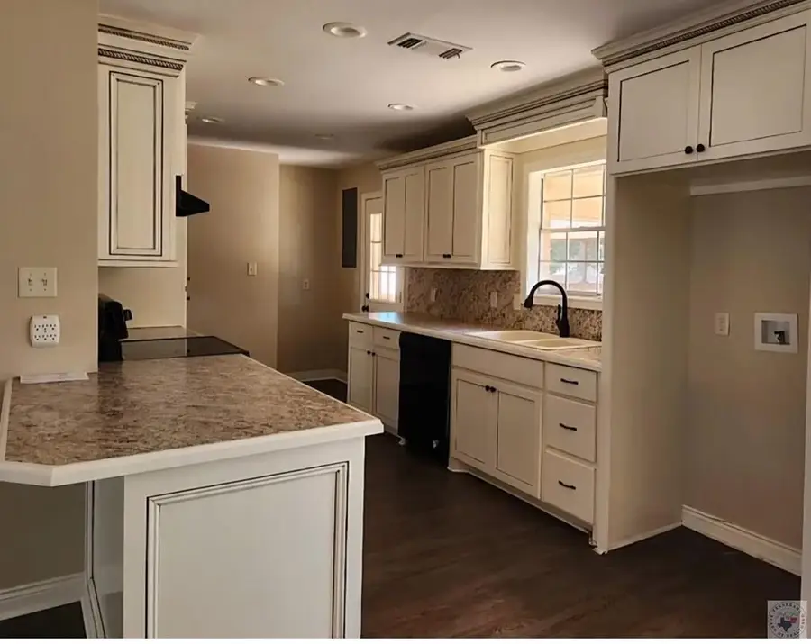 3708 Holloway Drive, Texarkana, TX 75503 - Image #3