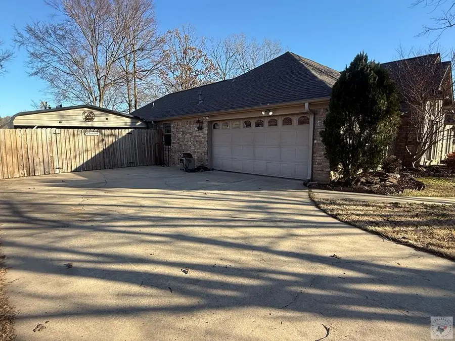 5910 Oak Hollow Pl, Texarkana, AR 71854 - #3