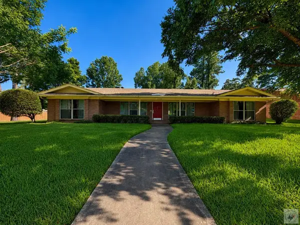 1403 Palm Dr, Texarkana, TX 75503