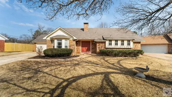7 Horseshoe Dr., Wake Village, TX 75501