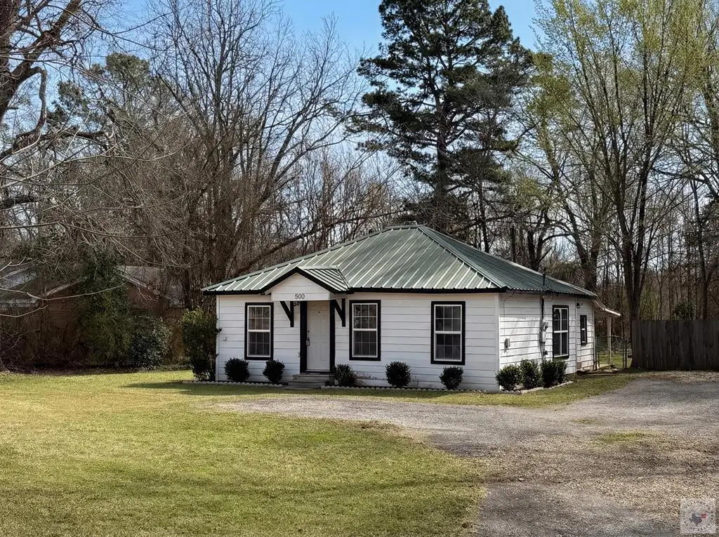 500 E Front St, Naples, TX 75568 - #1