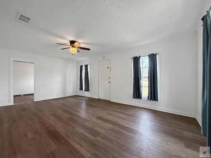 500 E Front St, Naples, TX 75568 - #2