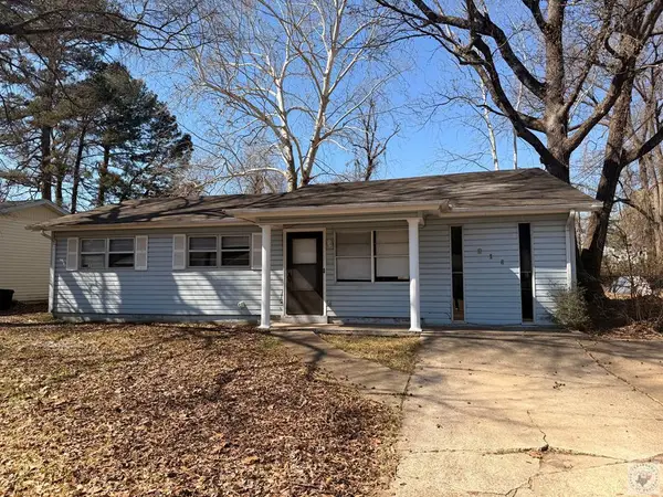 218 Shellwood Dr, Wake Village, TX 75501