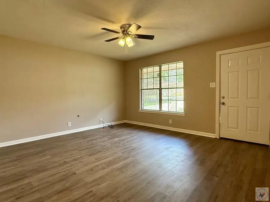 701 Hillview St, Texarkana, TX 75501 - #3