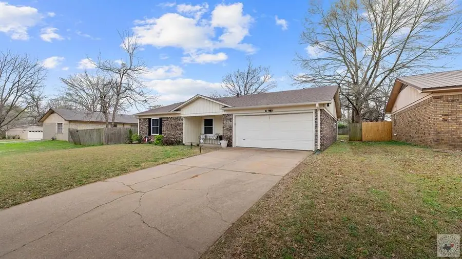 236 E Greenfield Drive, Wake Village, TX 75501 - #3