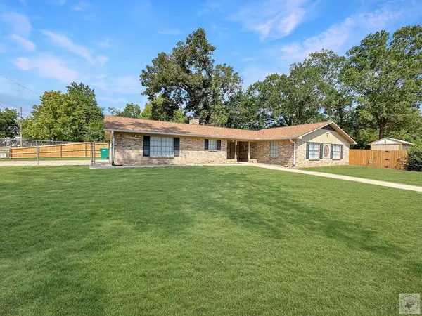 101 E South, New Boston, TX 75570