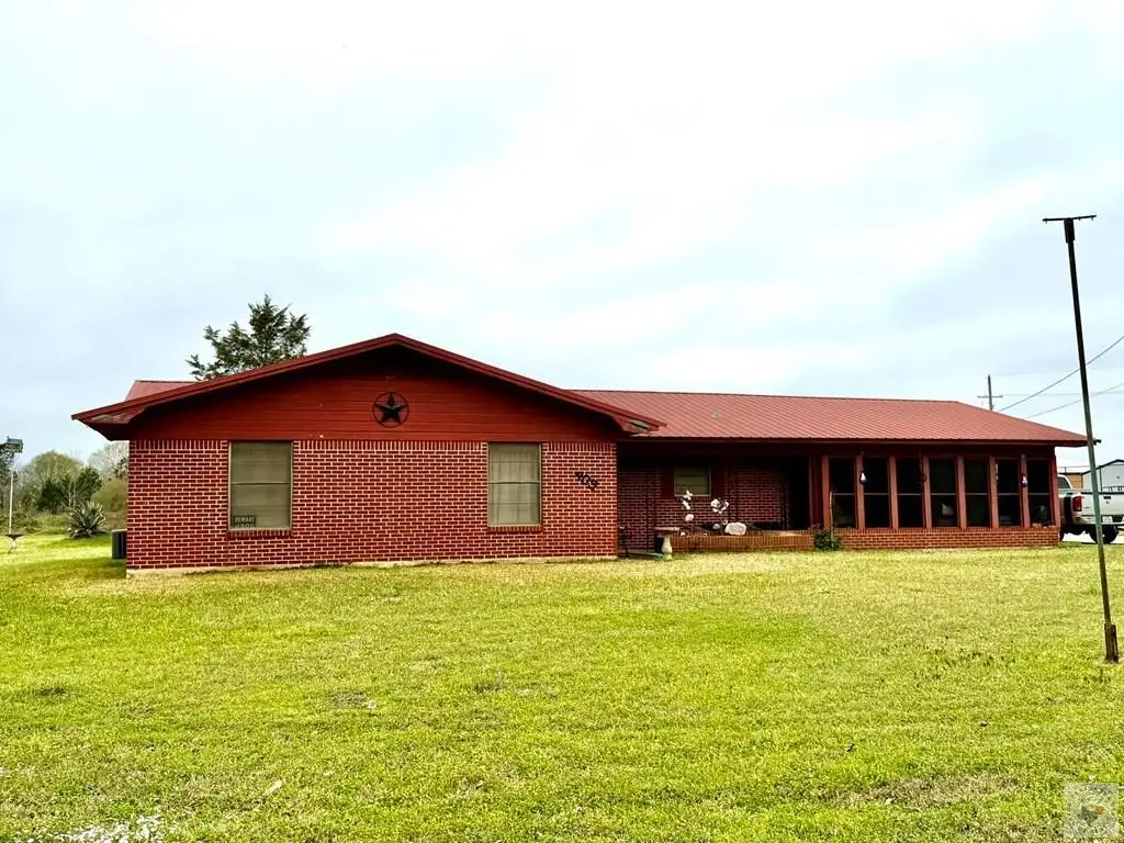 409 Sixth St, Queen City, TX 75572 - #1