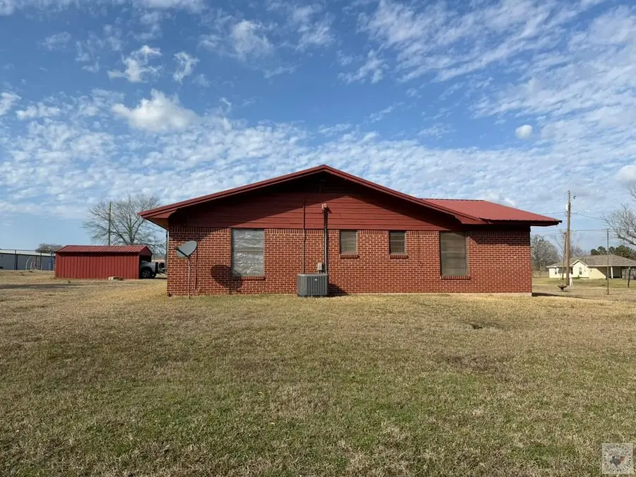 409 Sixth St, Queen City, TX 75572 - #3