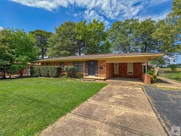 126 Wood St, DeKalb, TX 75559