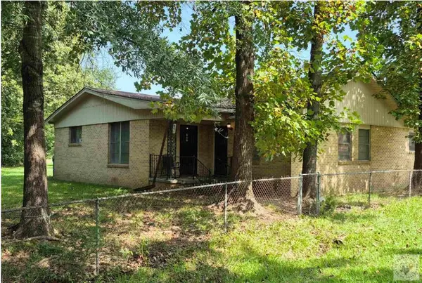 119 Roosevelt, Hooks, TX 75561