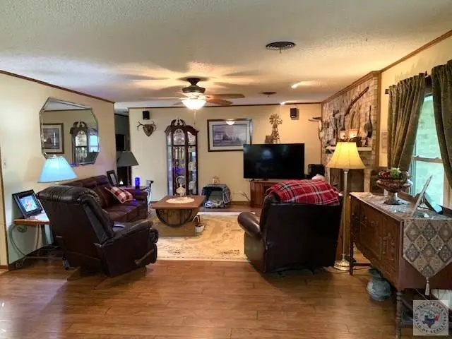 201 Bellwood St., Linden, TX 75563 - #3