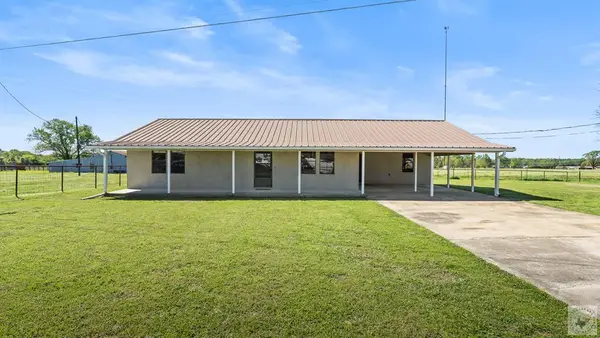1608 Goodwin Rd., Hooks, TX 75561