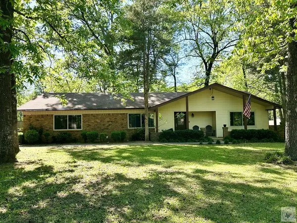 911 Clear Creek Drive, Texarkana, TX 75503