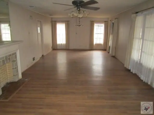 411 Church St, De Kalb, TX 75559 - #2