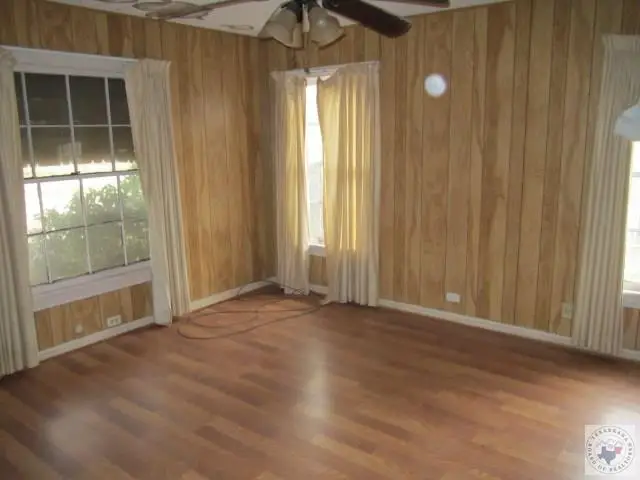 411 Church St, De Kalb, TX 75559 - #3