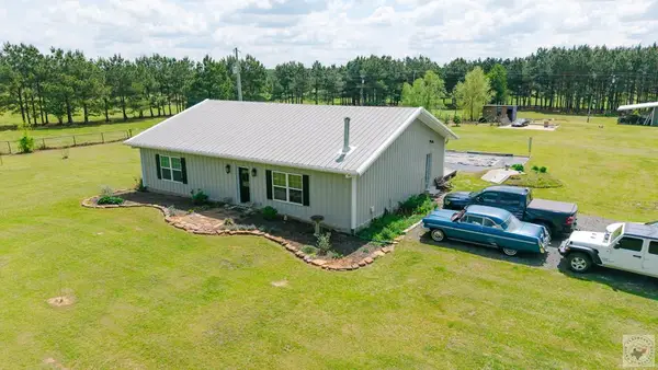 882 County Road 3203, DeKalb, TX 75559