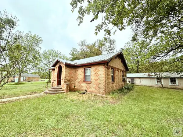 605 N Ellis St, New Boston, TX 75570