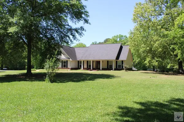 621 Cross Trails Road, DeQueen, AR 71832