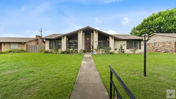 17 W Heatherwood, Texarkana, TX 75503