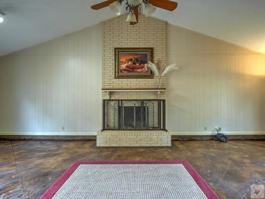 201 Pine Forest, Wake Village, TX 75501 - #2