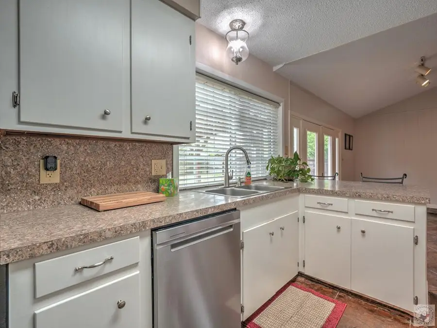 201 Pine Forest, Wake Village, TX 75501 - #3