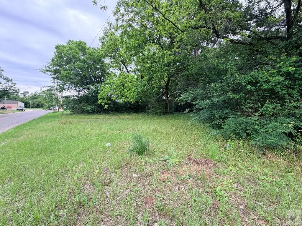 2218 W 18th, Texarkana, TX 75501 - #1